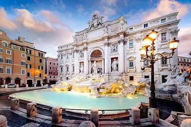 Appartamento via delle Muratte, Trevi, Roma