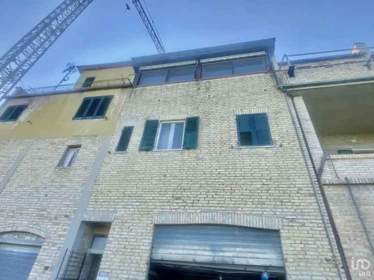 Vendita casa di paese 6 locali di 220 m² in Montedinove (63069) - 101031 - iad