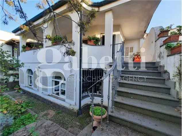 Villa a schiera in Via Madonna Del Pantano , 170, Giugliano in Campania (NA)