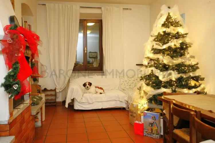 Appartamento in Via dell'arancio, Carrara, 5 locali, 1 bagno, 118 m²