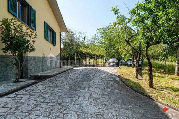 Villa bifamiliare località al Pianaccio, Centro, Castelnuovo di Garfagnana