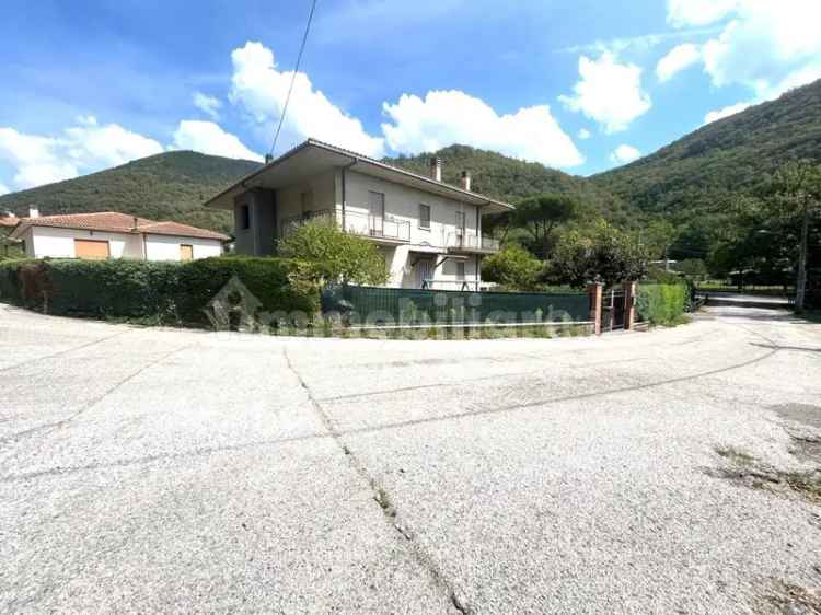 Villa unifamiliare via Leonessa 1, Rieti