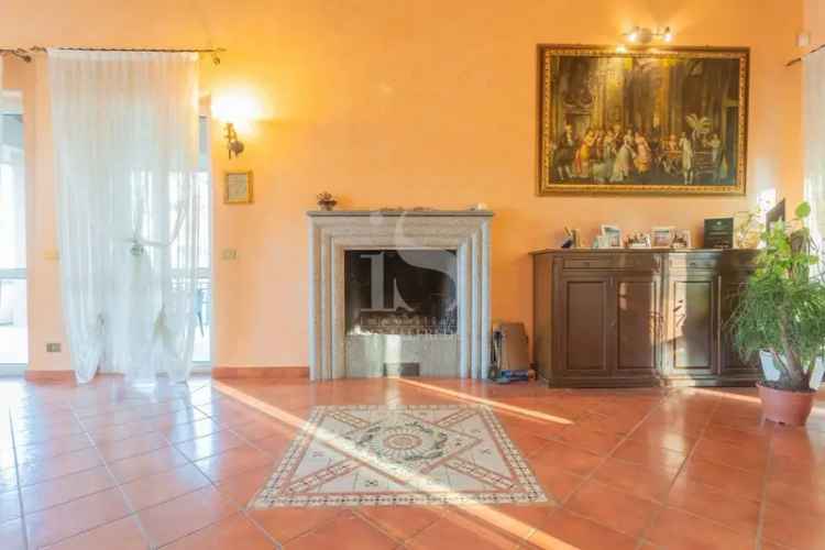 Villa unifamiliare via Carducci ,9, Centro, Correzzana