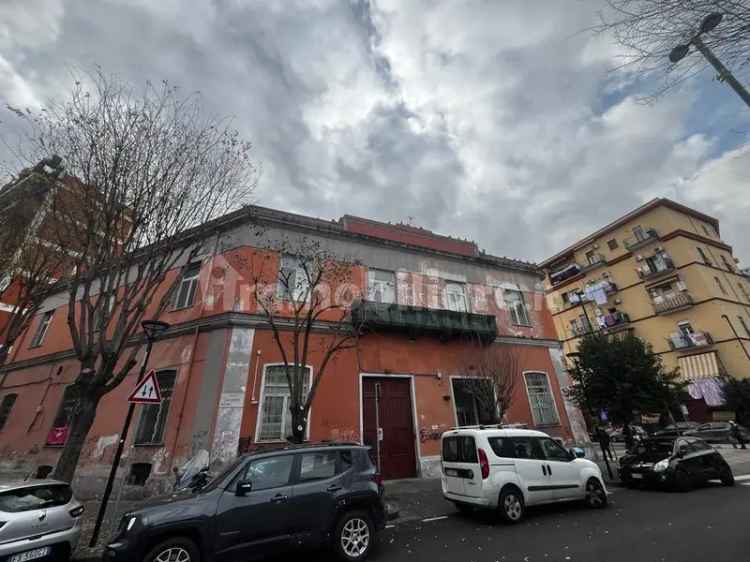 Appartamento piazza Luigi Poderico, Arenaccia, Napoli