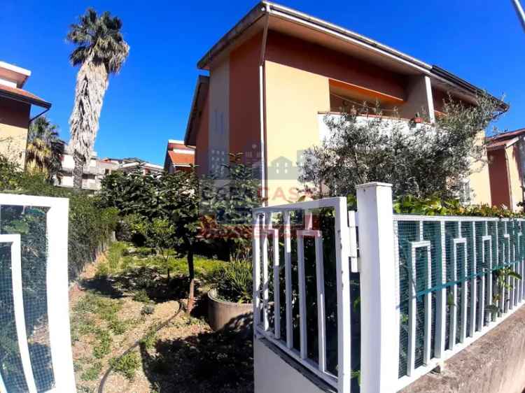 Villa in Via Paolo Borsellino, Gaggi, 8 locali, 2 bagni, con box