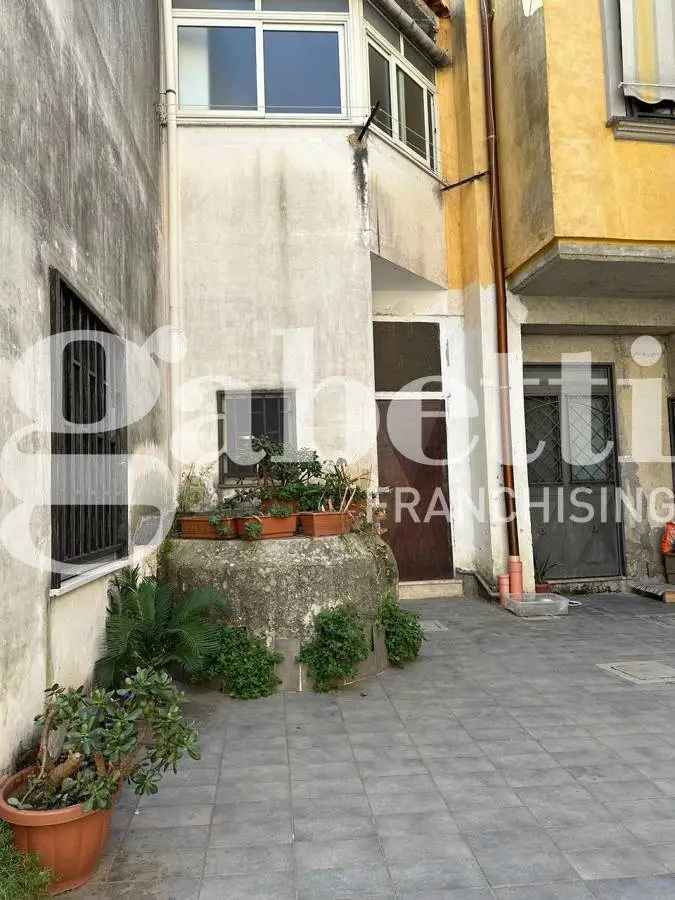 Appartamento in Via Gramsci, Nocera Inferiore (SA)