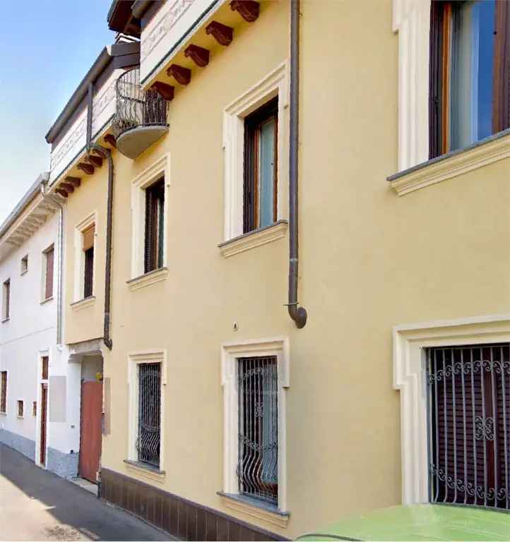 Appartamento in Via De Amicis, Parabiago, 7 locali, 137 m² in vendita