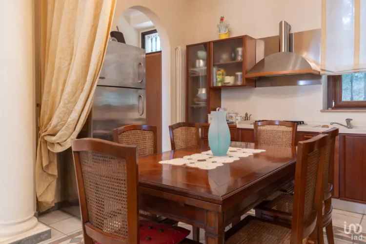 Vendita villa 9 locali di 206 m² in Osimo (60027) - 120405 - iad