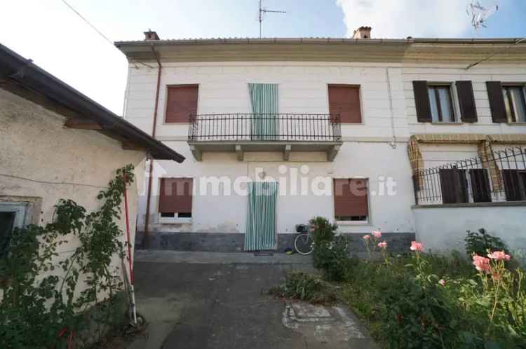 Villa unifamiliare via 4 Novembre, Centro, Cassolnovo