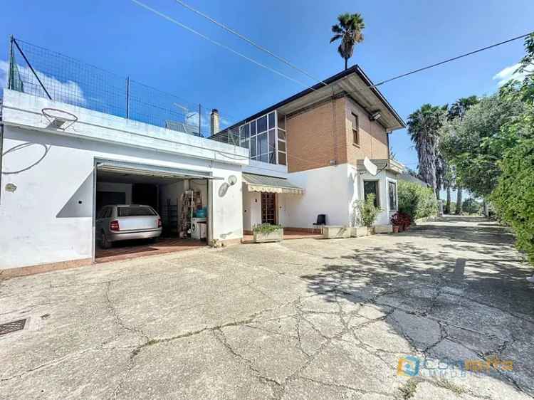 Villa in VIA CONTE GIOVANNI VINCI, Cupra Marittima, 13 locali, 4 bagni