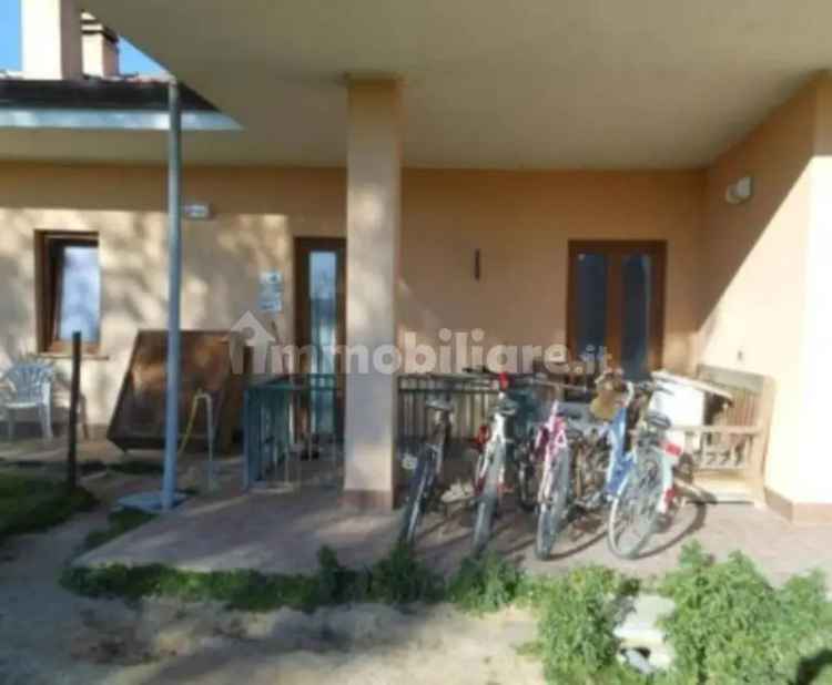 Villa all'asta Strada Litoranea, Latina