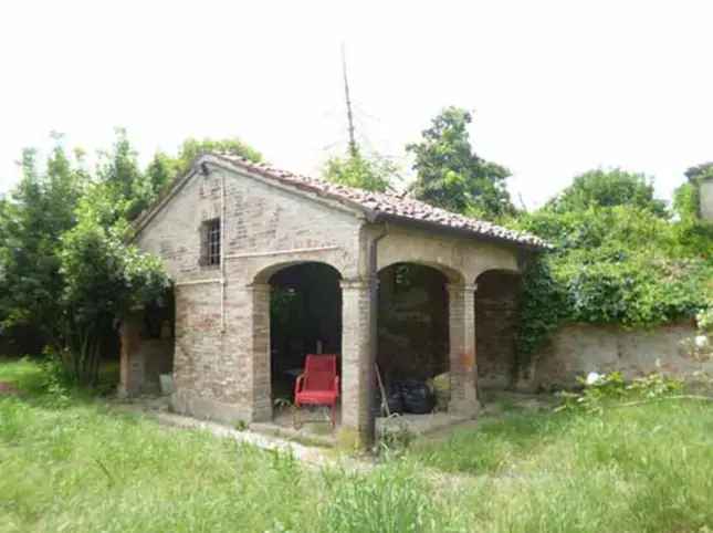 CASA INDIPENDENTE, DEPOSITO E RUSTICO CON CORTILE COMUNE