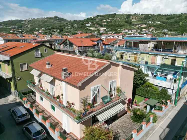 Appartamento in Via Cincinnato, Agropoli, 5 locali, 1 bagno, 137 m²