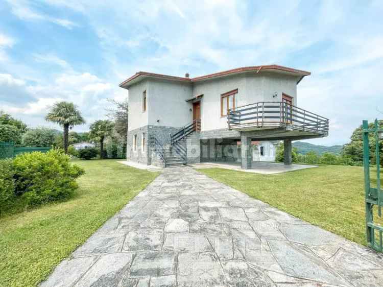 Villa unifamiliare via Sale' 18, Centro, Paruzzaro