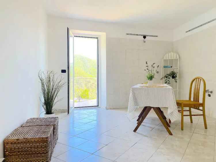 Appartamento in Tessi, Moneglia, 5 locali, 1 bagno, posto auto, 83 m²