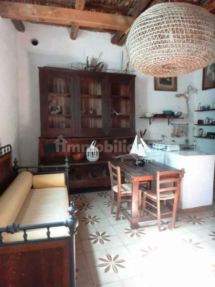 Appartamento in villa via Roma, Alicudi Porto, Lipari