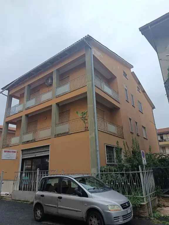 Appartamento in Via verona, Tuscania, 8 locali, 2 bagni, 200 m²