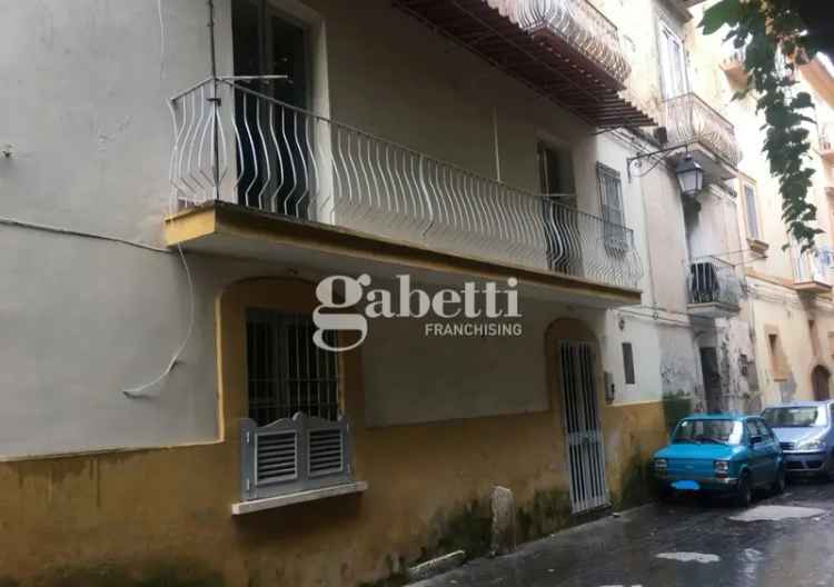 Appartamento in Via San Michele a Corte 9/13, Capua, 5 locali, 2 bagni