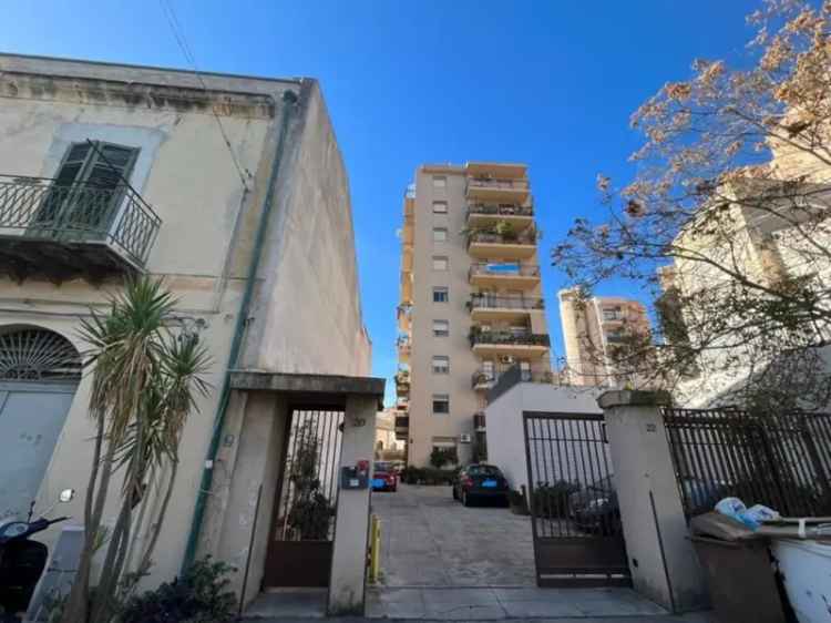 Appartamento in Via Sampolo, Palermo, 2 bagni, posto auto, 101 m²