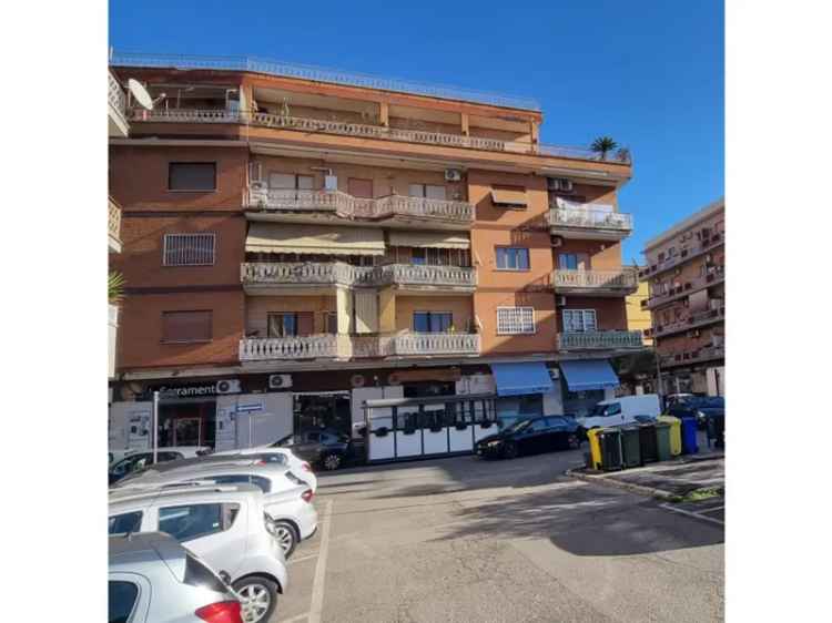 Appartamento in Via Urbano Rattazzi, Pomezia, 2 bagni, 162 m²