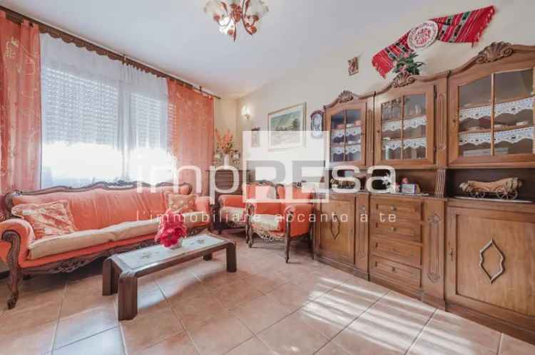 Villetta bifamiliare in Via Piave, Maniago, 4 locali, 3 bagni, 147 m²