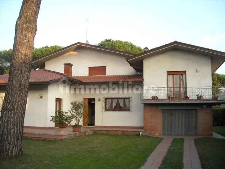 Villa unifamiliare via 20 Settembre 65, Centro, Forte dei Marmi