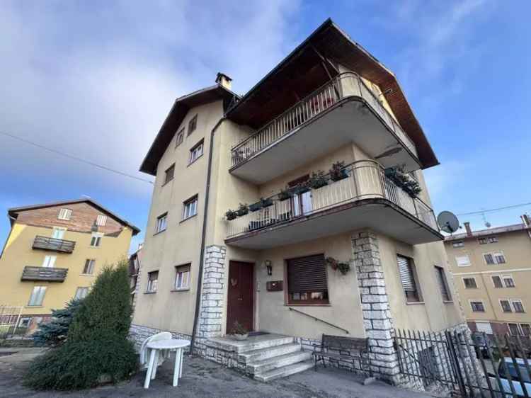 Appartamento in Viale dei Patrioti, Asiago, 5 locali, 1 bagno, con box