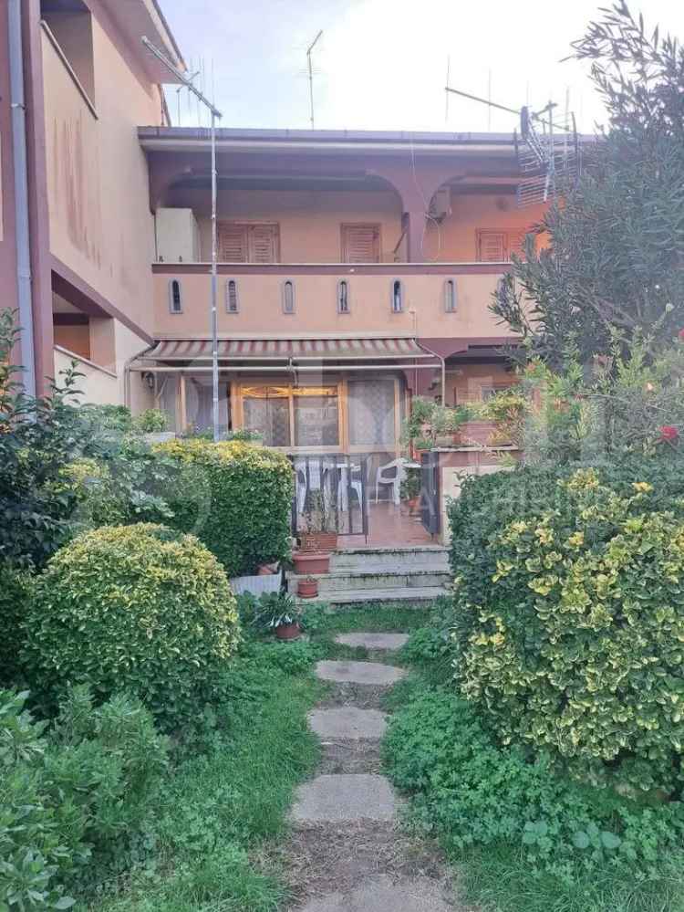 Appartamento in Via Teseo , 11, Ardea (RM)