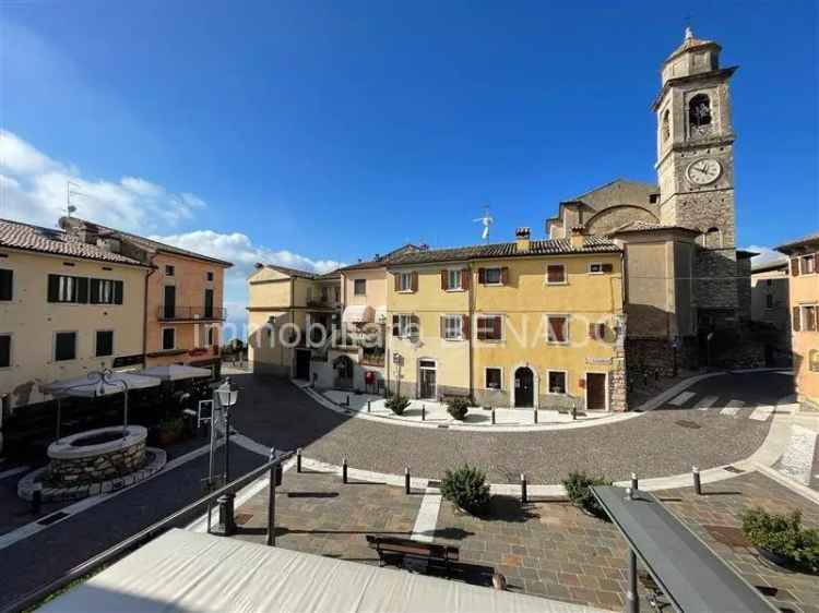 Appartamento piazza Giuseppe Garibaldi, Centro, Torri del Benaco