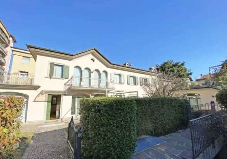 Villa bifamiliare viale Vittorio Emanuele II 33, Centro, Bergamo