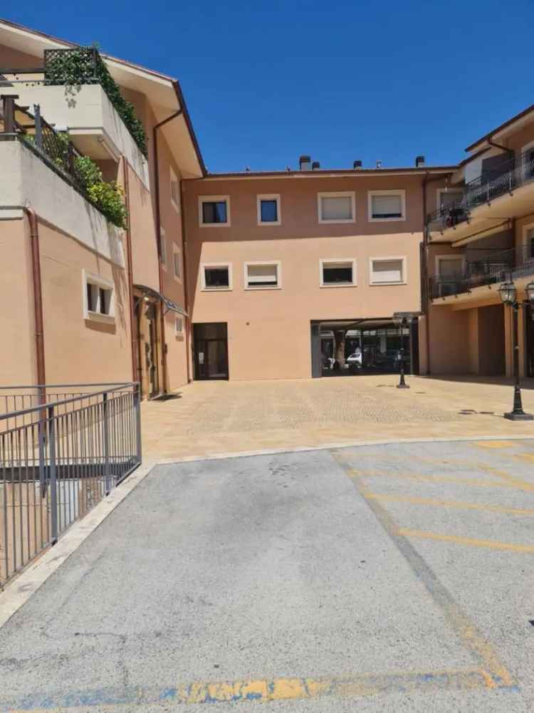 Trilocale via Salaria Per L'Aquila, 1, Rieti