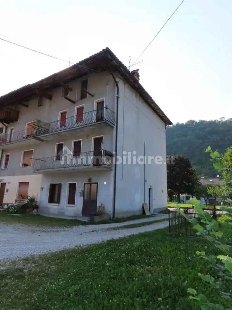 Villa unifamiliare via Gorda, 37, Centro, Feltre