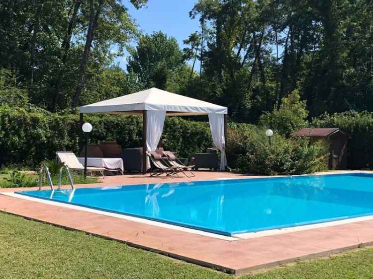 Villa in Via Ficalucci, Pietrasanta, 8 locali, 3 bagni, arredato