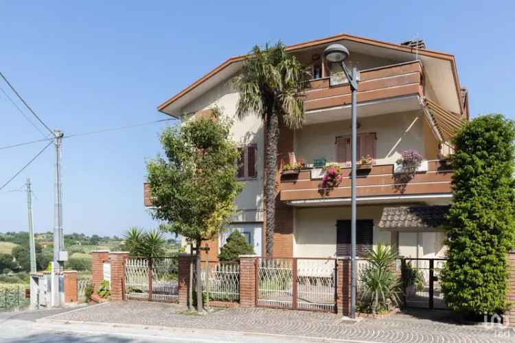 Vendita appartamento 7 locali di 120 m² a Castelleone di Suasa (60010) - 97295 - iad