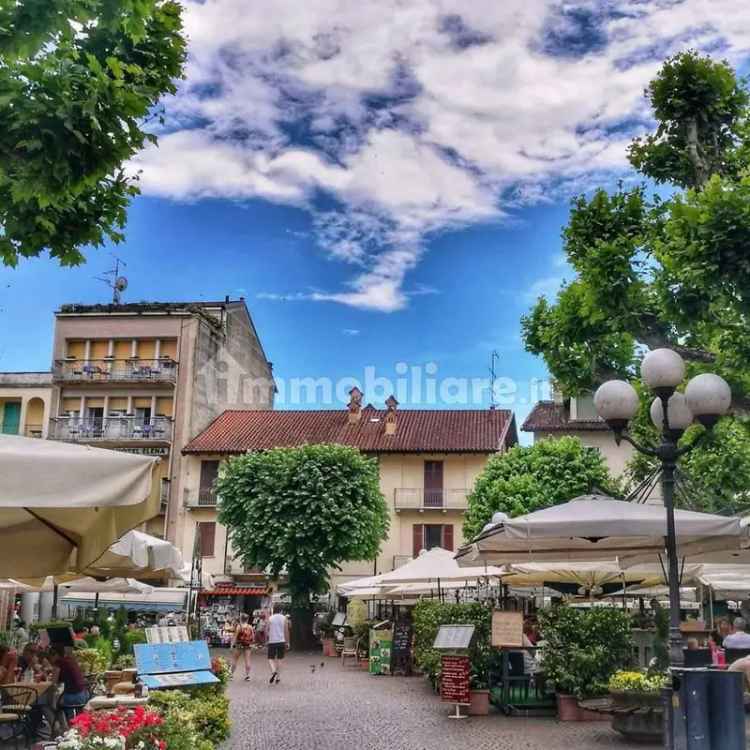 Villa unifamiliare via al castello, Centro, Stresa