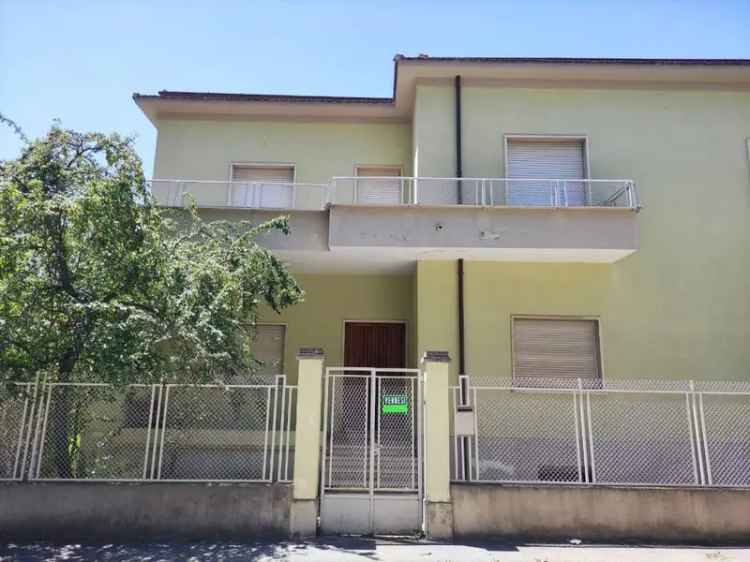 Villa Bifamiliare in in vendita da privato a Raiano via della Libertà, 8