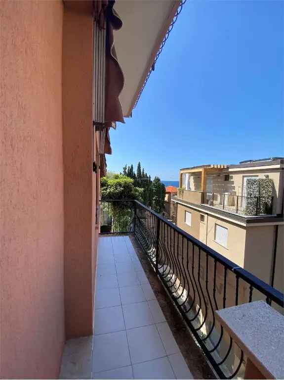 Appartamento in Via Cappa 64, Finale Ligure, 7 locali, 1 bagno, 115 m²