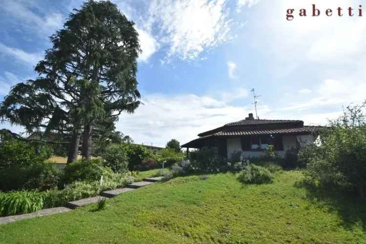 Villa in Via Fogazzaro , 20, Corbetta (MI)