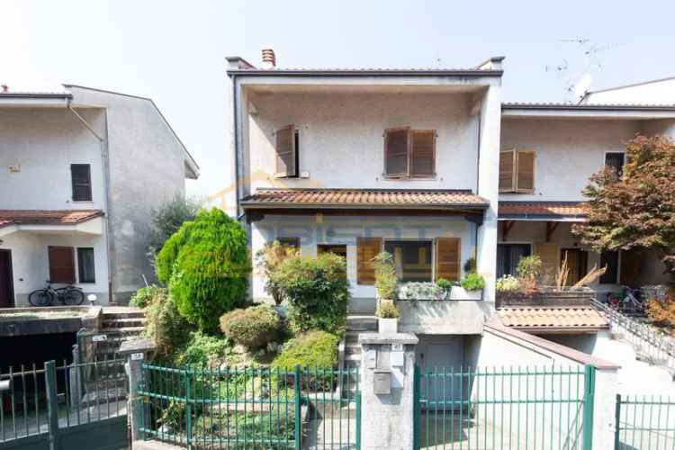 Villa a schiera via Giovanni Pascoli 40, Centro, Ornago