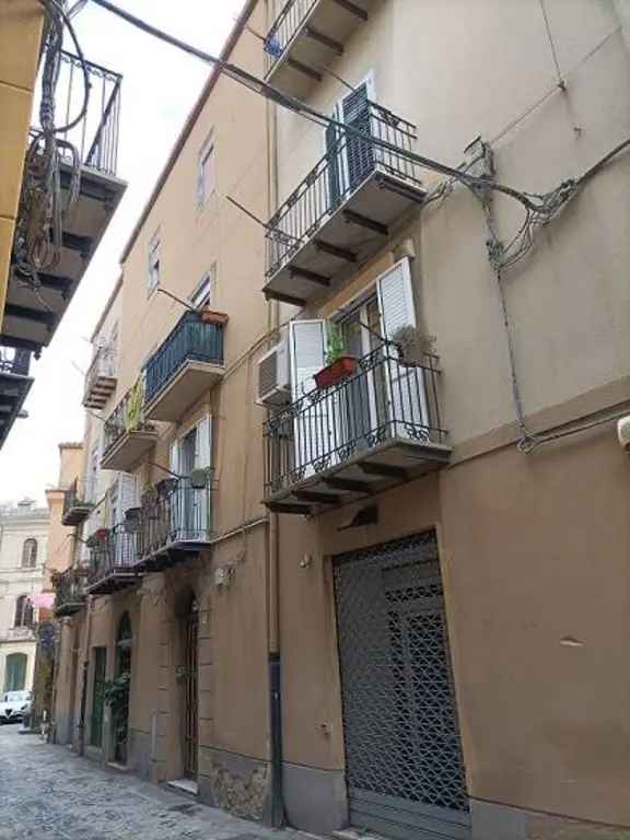 Appartamento in VIA BERENGARIO GAETANI 14, Caltanissetta, 5 locali