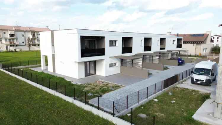 Villa a schiera centrale in vendita