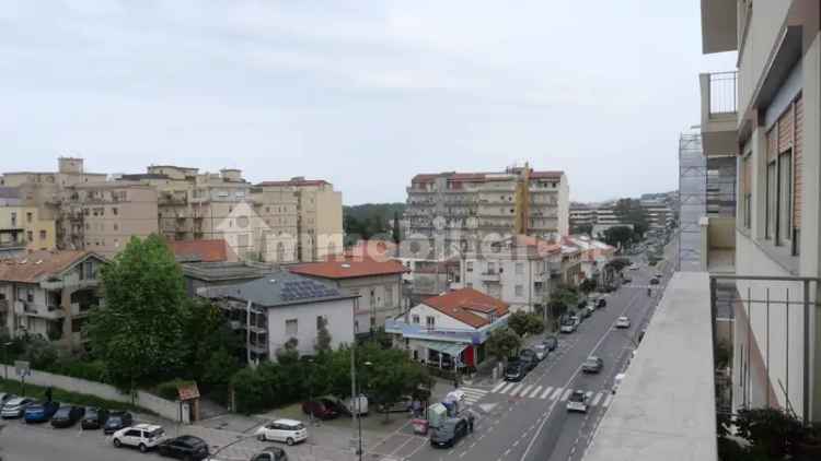 Appartamento via Tommaso da Celano, Stadio - Lungomare Colombo, Pescara