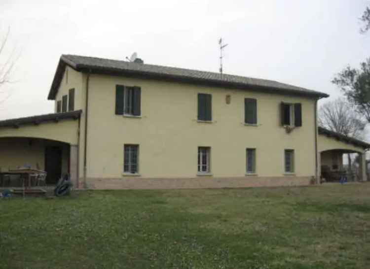 Appartamento in Via Monda, Forlì, 8 locali, 179 m² in vendita