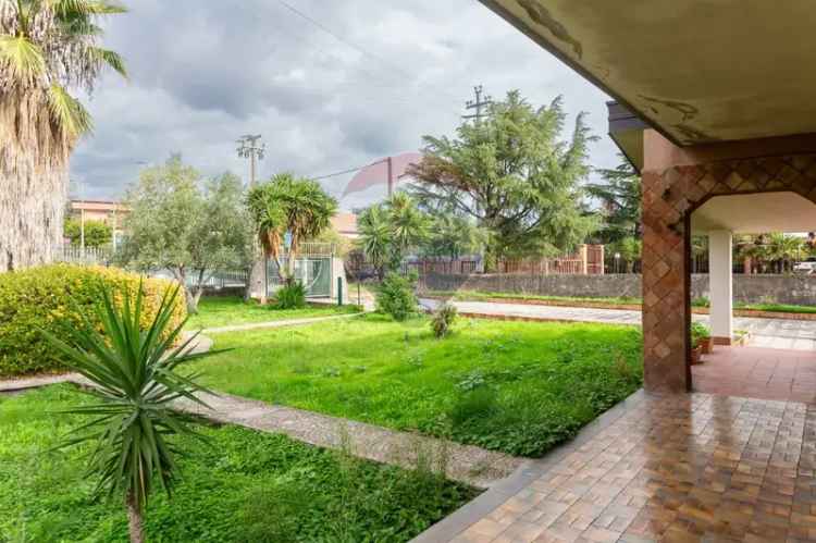 Villa in Via Ombra, Mascalucia, 6 locali, 3 bagni, giardino privato