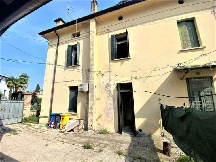 Villa bifamiliare via Bombardieri del Re 1, Centro, Nervesa della Battaglia