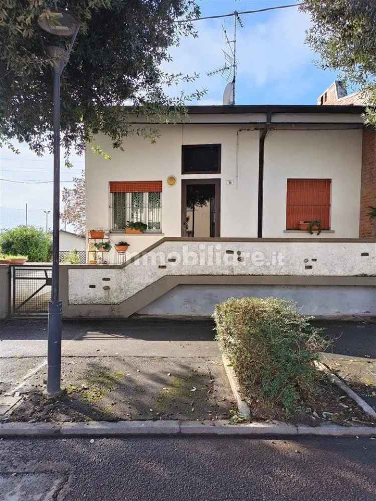 Villa bifamiliare via Goffredo Mameli 16, San Patrizio, Conselice