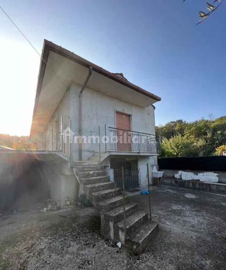 Villa unifamiliare via Santa Colomba, Rione Libertà, Benevento