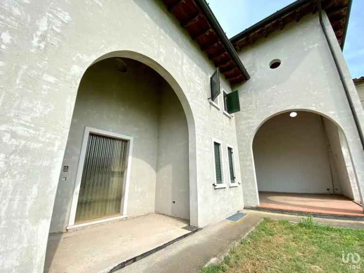 Vendita villa 16 locali di 440 m² in Ponti sul Mincio (46040) - 125036 - iad