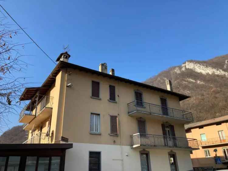 Appartamento in VIA ANTONIO LOCATELLI, Zogno, 6 locali, 2 bagni