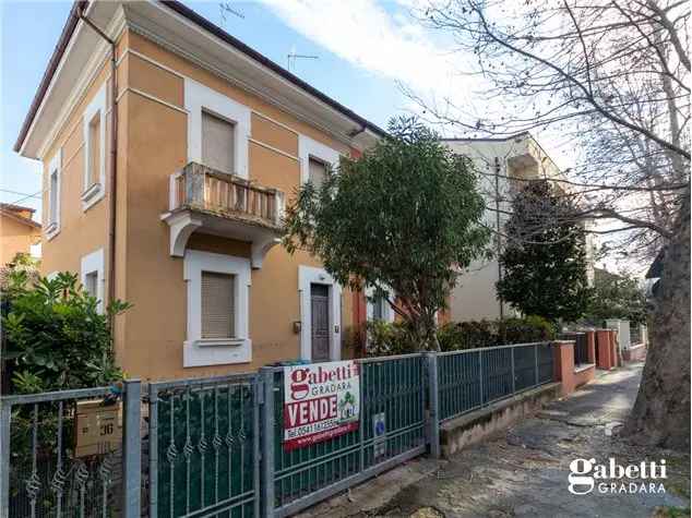 Villa bifamiliare in Via Andrea Costa, 36, Cattolica (RN)